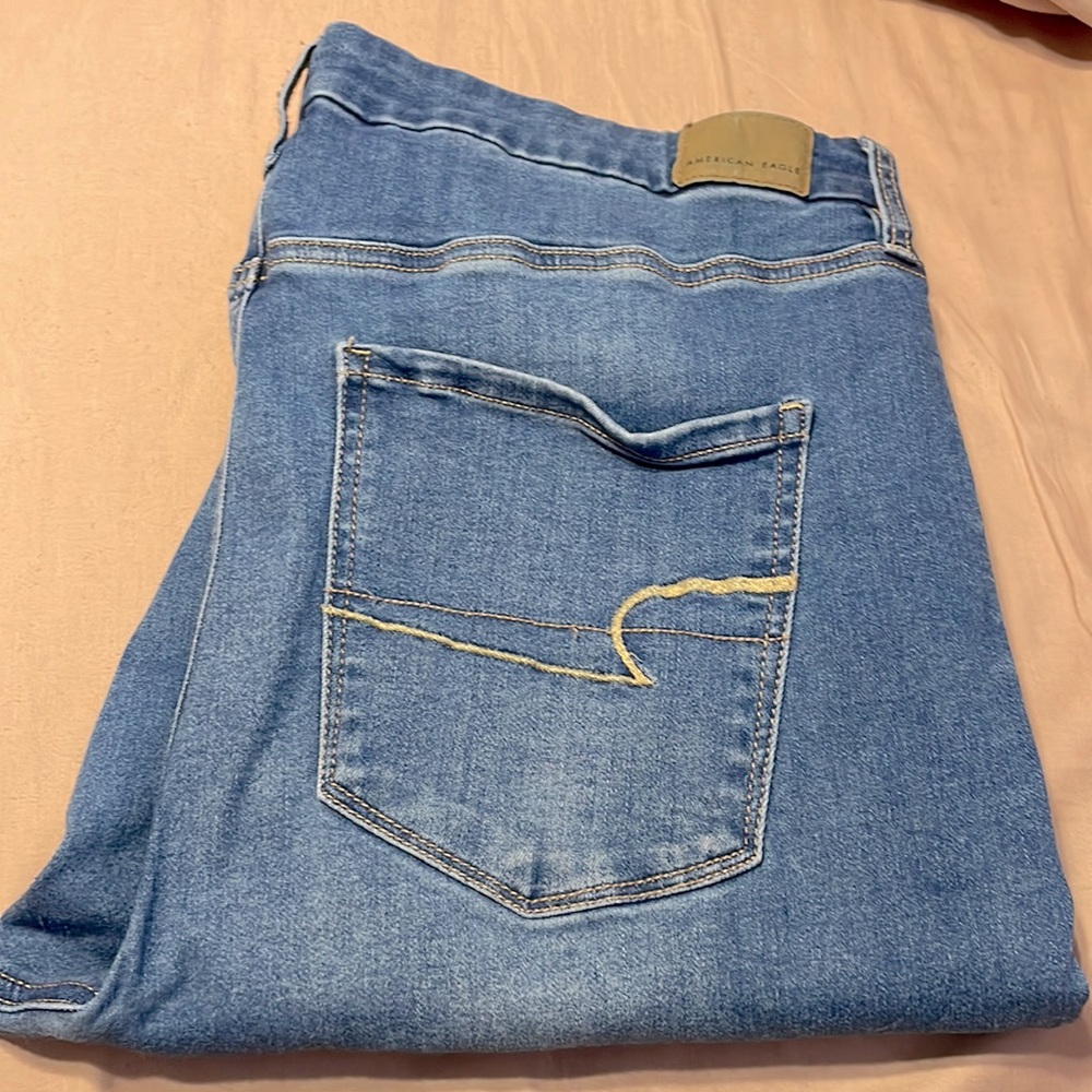 American Eagle size 18, light to medium wash jeans. No stains or tears. Like new